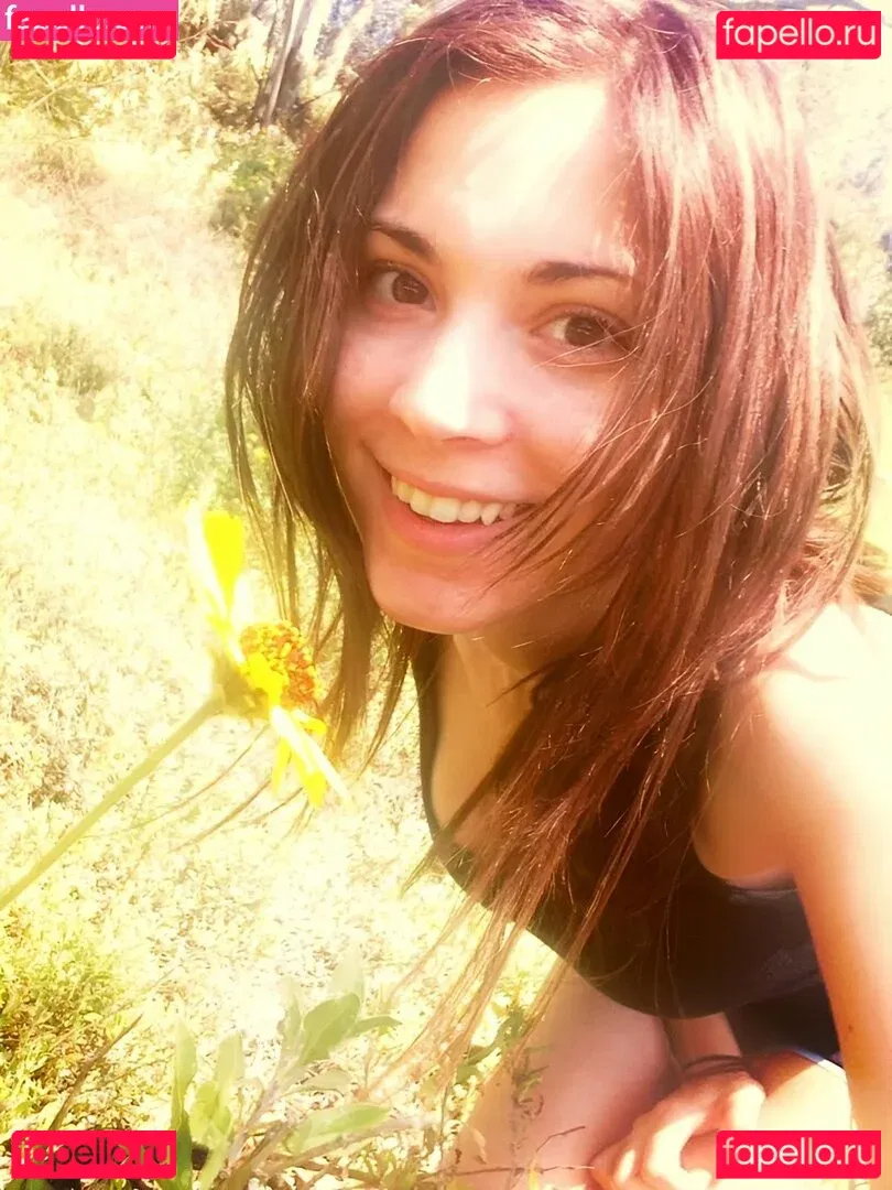 MelonieMac Onlyfans Photo Gallery 