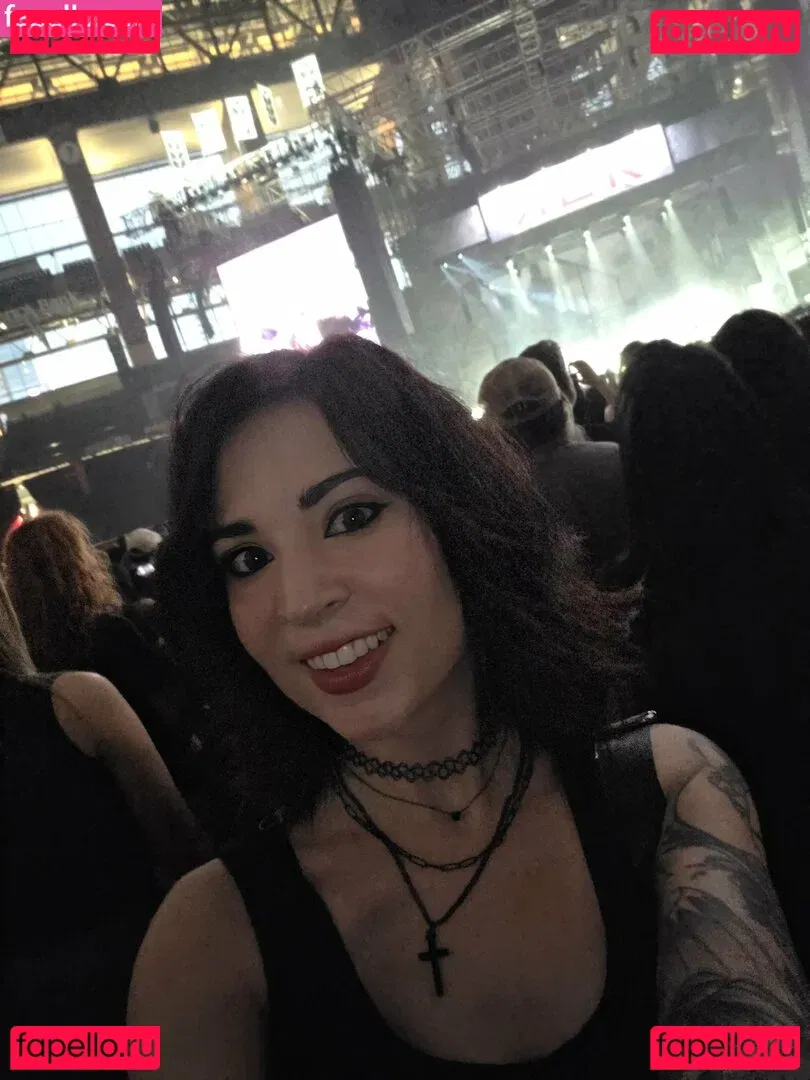 MelonieMac Onlyfans Photo Gallery 