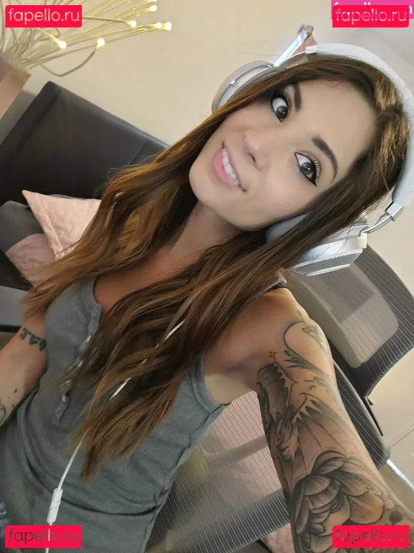 MelonieMac Onlyfans Photo Gallery 