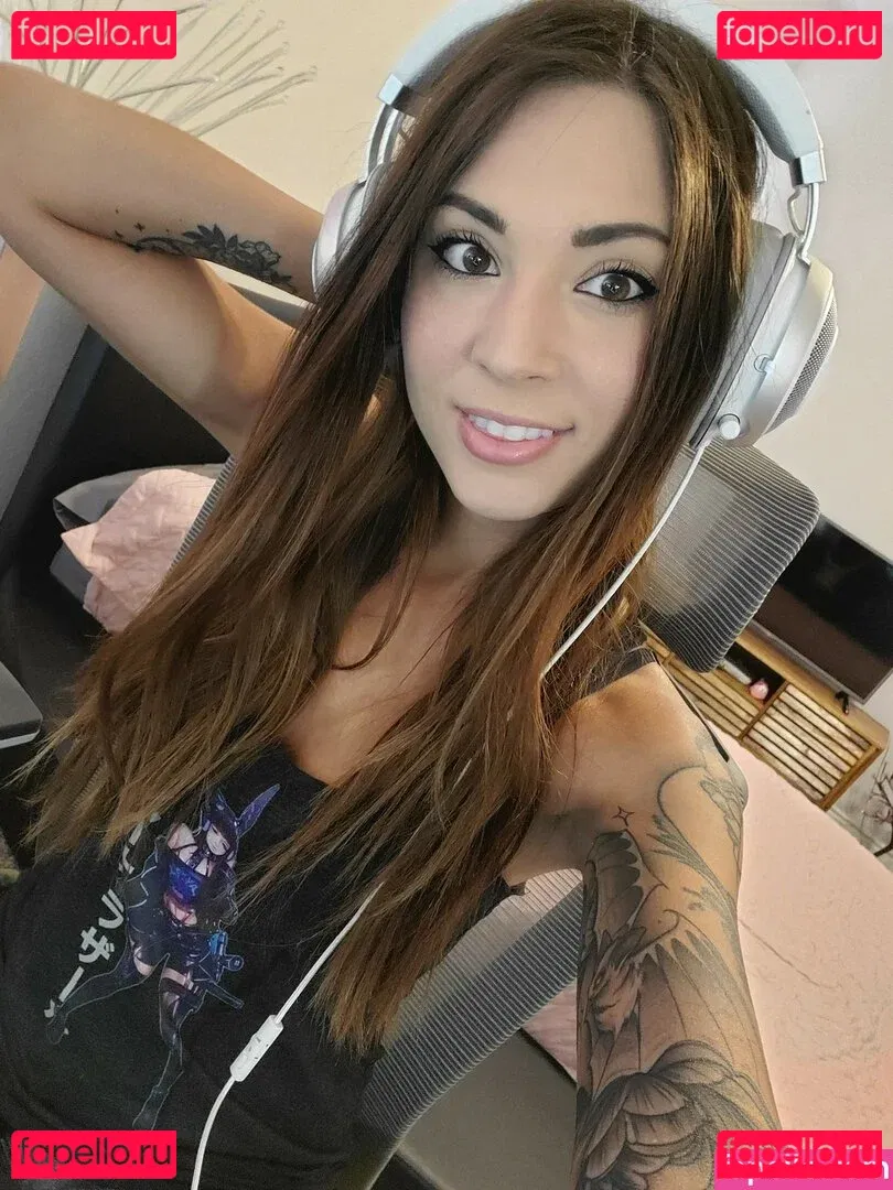 MelonieMac Onlyfans Photo Gallery 