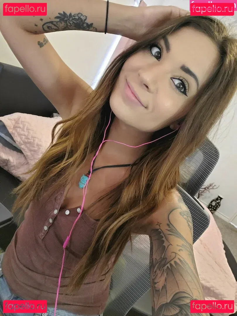 MelonieMac Onlyfans Photo Gallery 