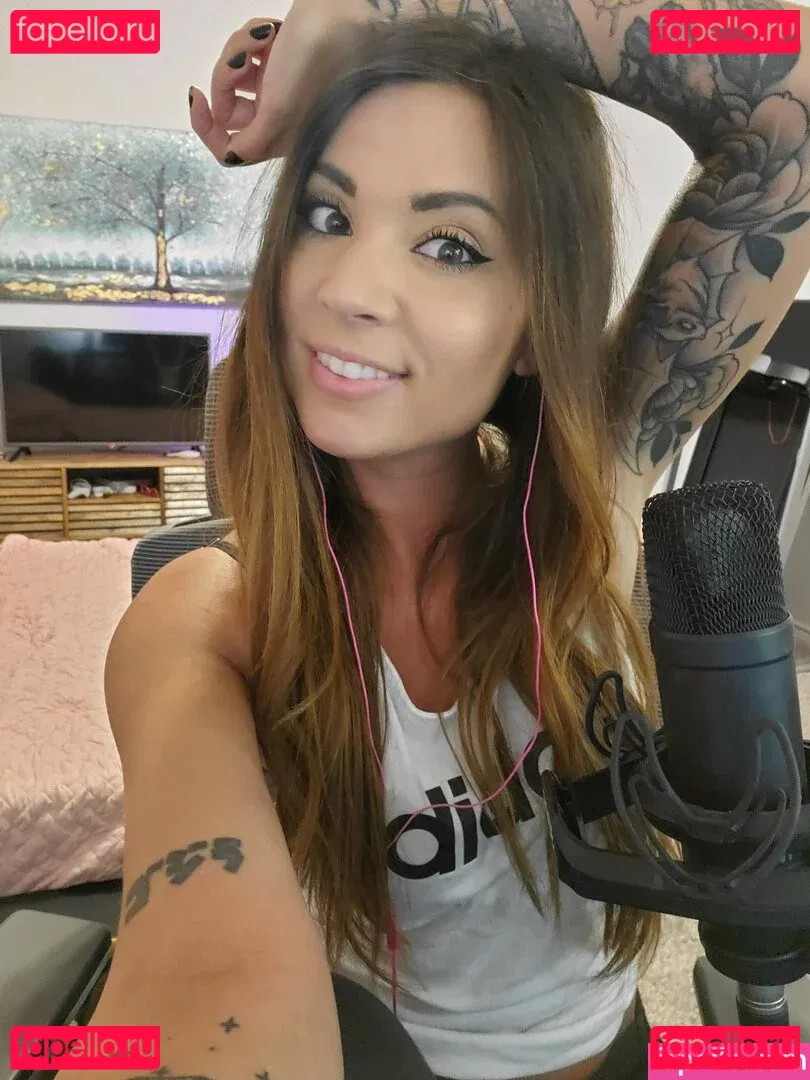 MelonieMac Onlyfans Photo Gallery 