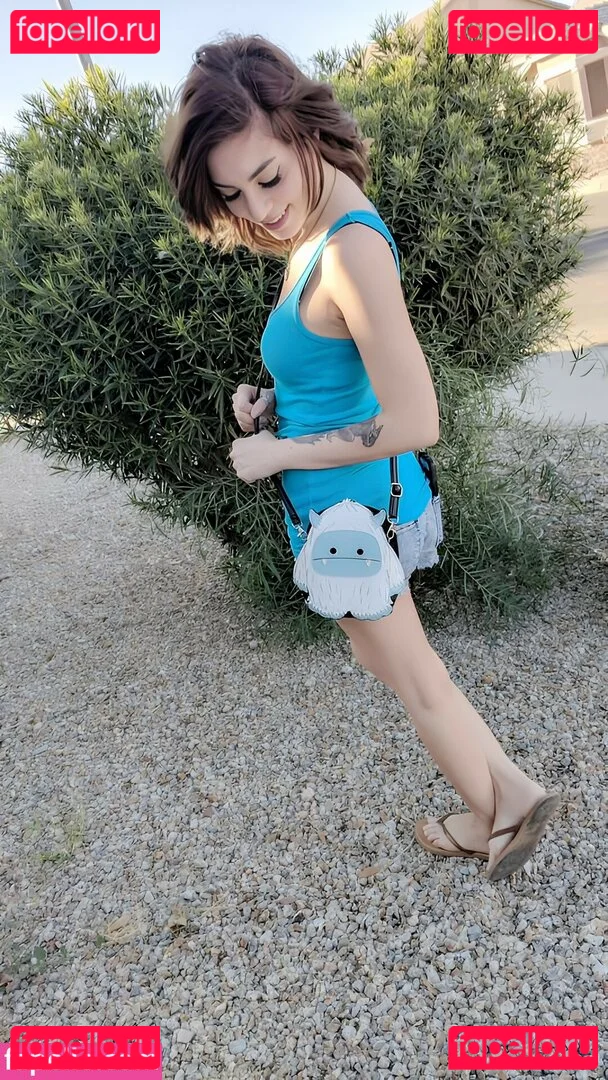 MelonieMac Onlyfans Photo Gallery 