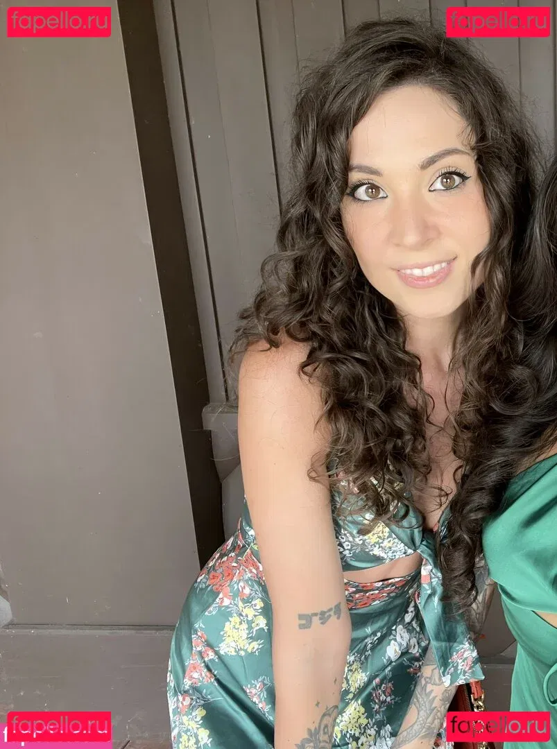 MelonieMac Onlyfans Photo Gallery 