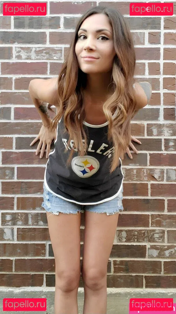 MelonieMac Onlyfans Photo Gallery 