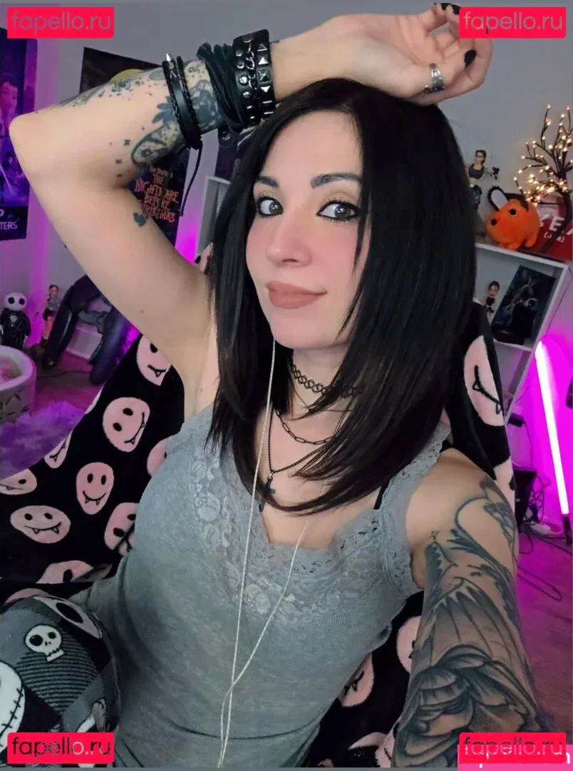 MelonieMac Onlyfans Photo Gallery 