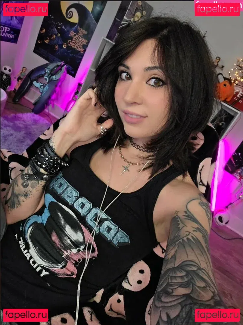 MelonieMac Onlyfans Photo Gallery 