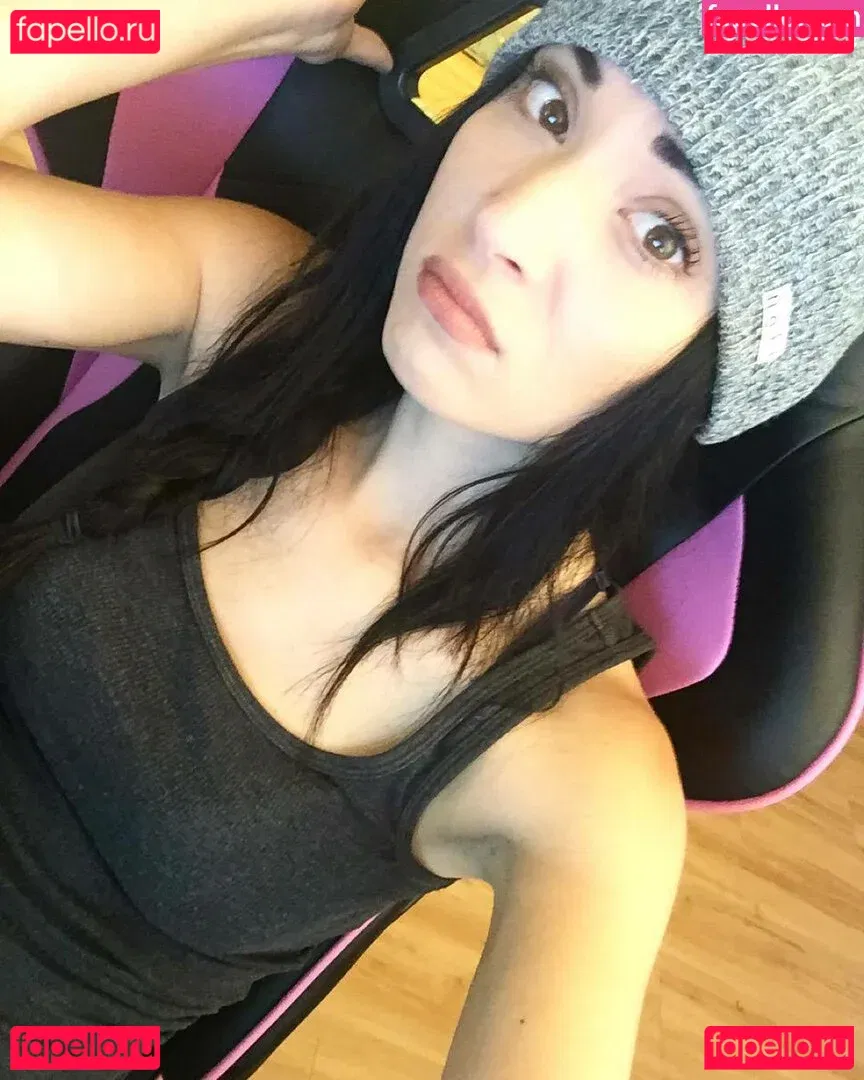 MelonieMac Onlyfans Photo Gallery 