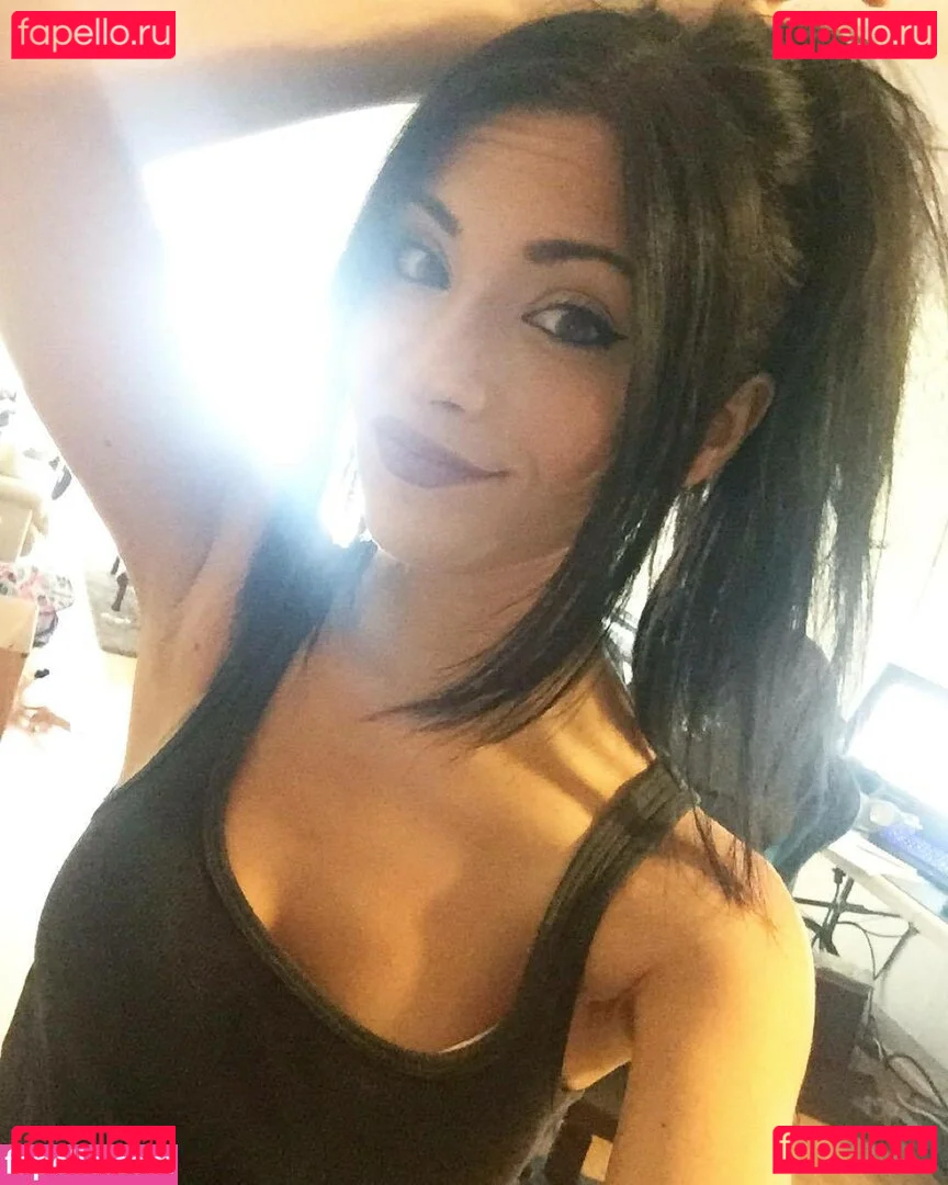 MelonieMac Onlyfans Photo Gallery 