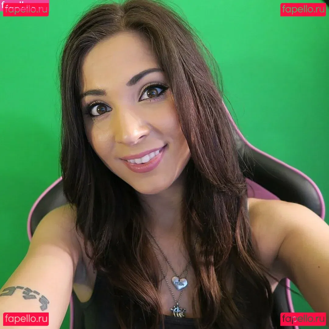 MelonieMac Onlyfans Photo Gallery 