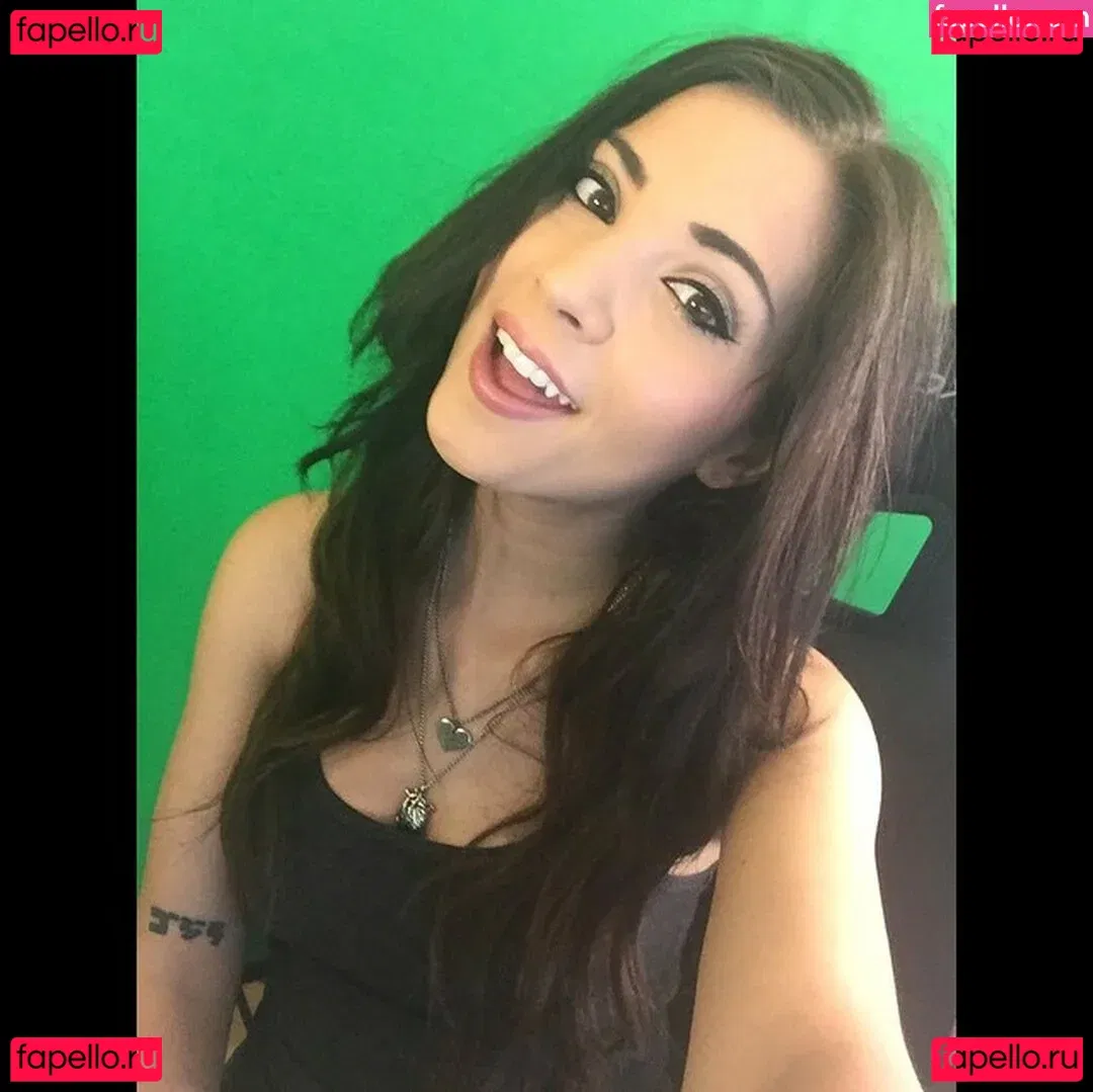 MelonieMac Onlyfans Photo Gallery 