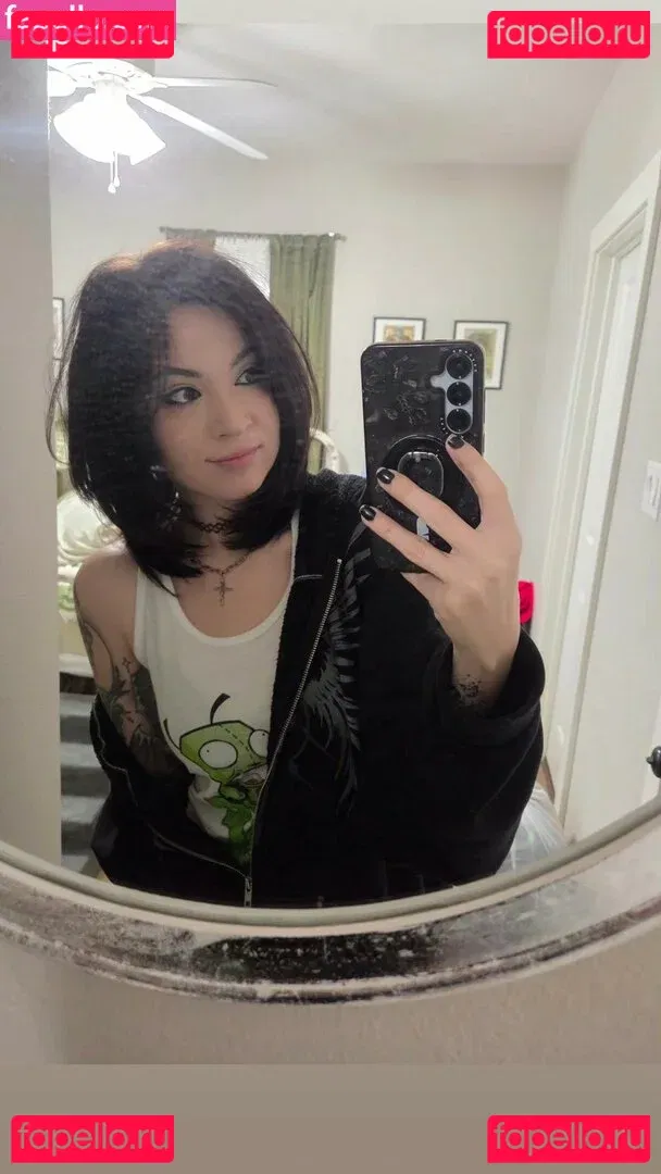 MelonieMac Onlyfans Photo Gallery 