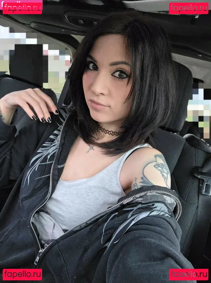 MelonieMac Onlyfans Photo Gallery 