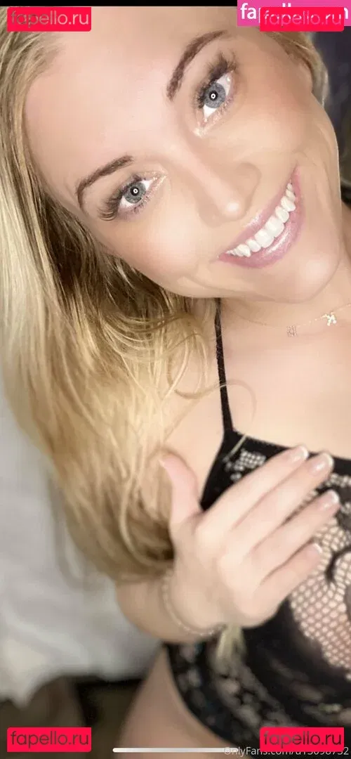 savannahpaige Onlyfans Photo Gallery 