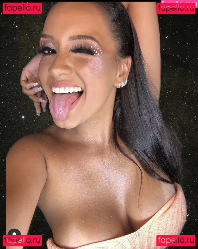 Diana M. Alcaraz Onlyfans Photo Gallery 