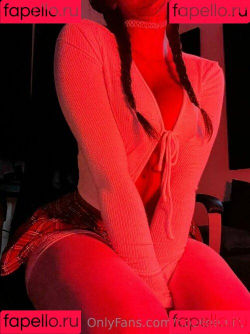 Noelle Emily Onlyfans Photo Gallery 