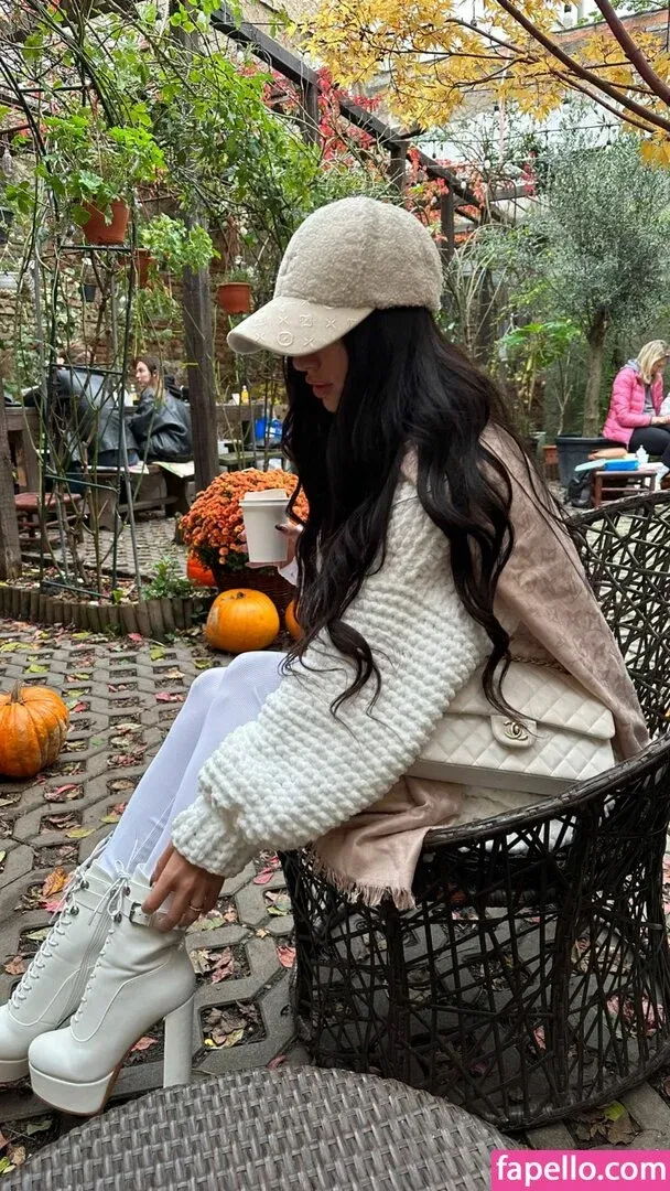 Kama Oxi Onlyfans Photo Gallery 