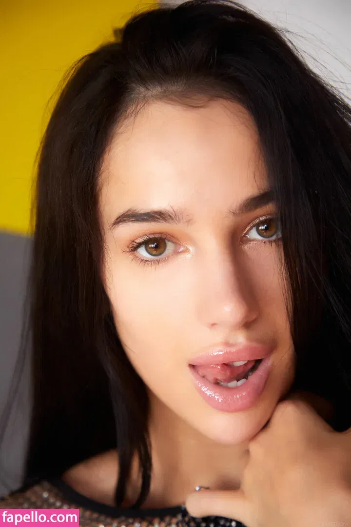 Kama Oxi Onlyfans Photo Gallery 