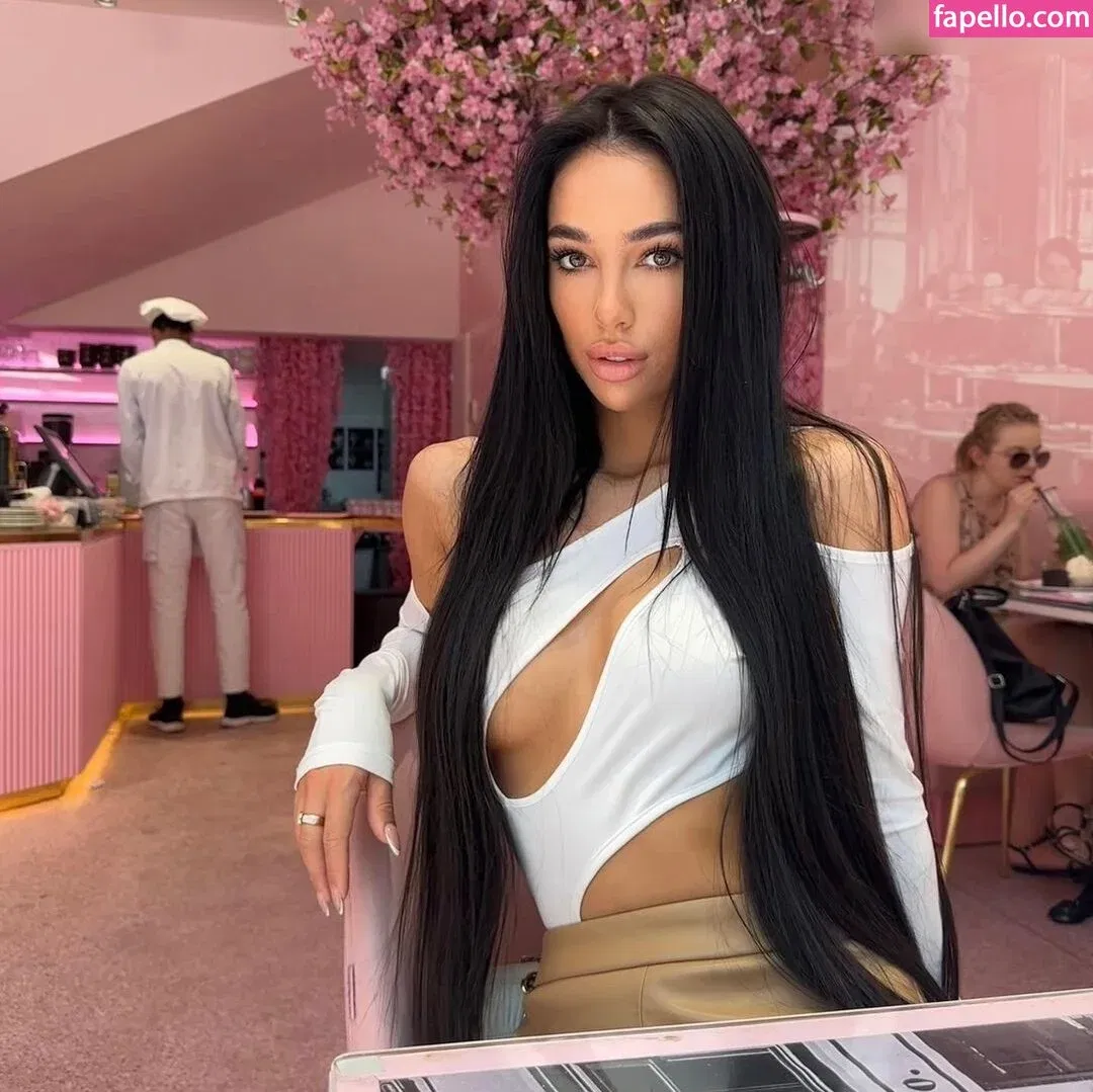 Kama Oxi Onlyfans Photo Gallery 