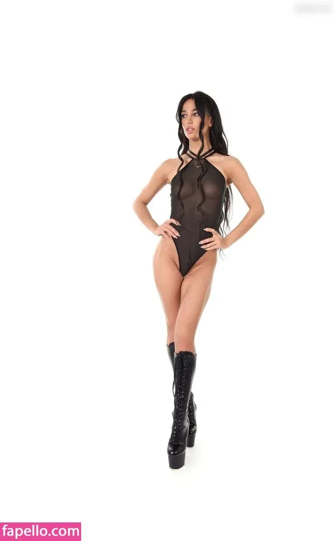 Kama Oxi Onlyfans Photo Gallery 