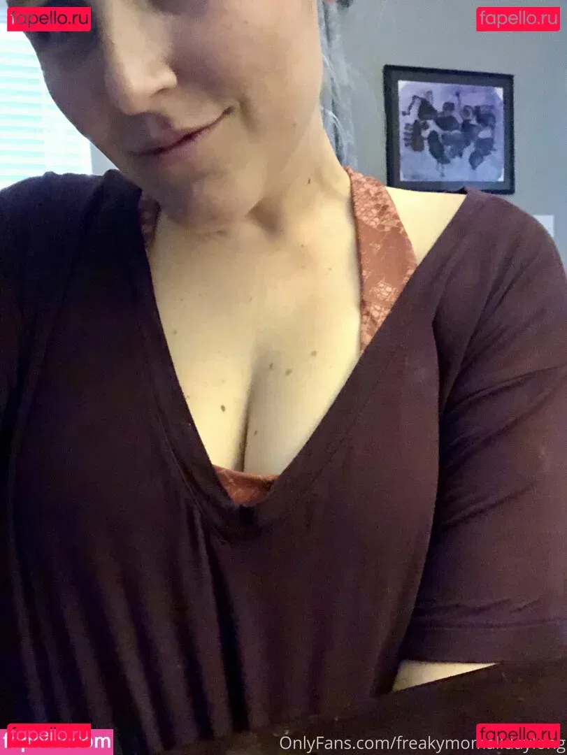 freakymomalldaylong Onlyfans Photo Gallery 