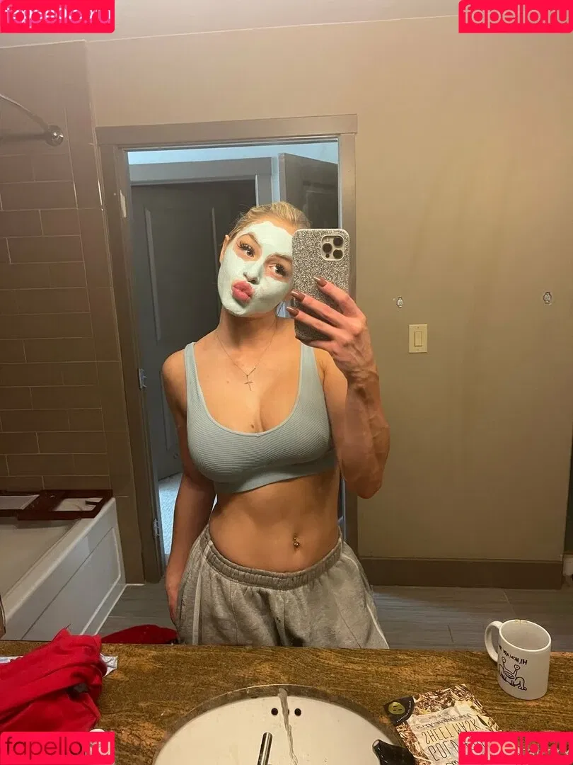 Courtney Taylor Onlyfans Photo Gallery 