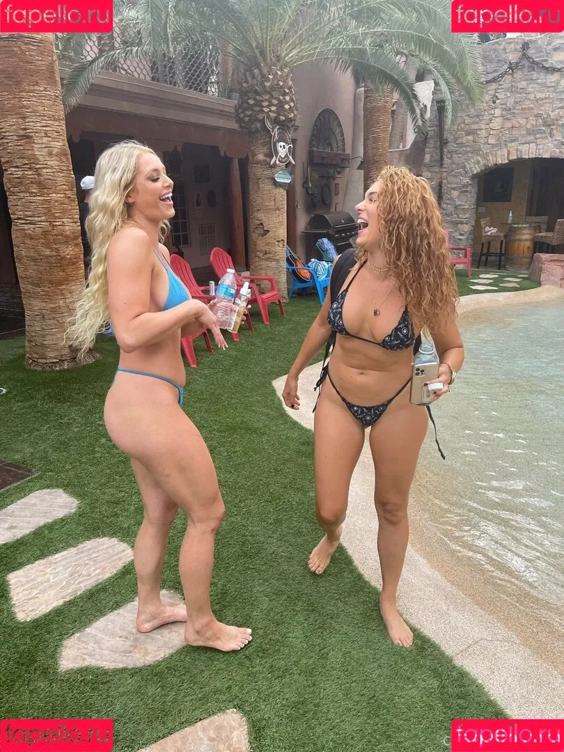 Courtney Taylor Onlyfans Photo Gallery 