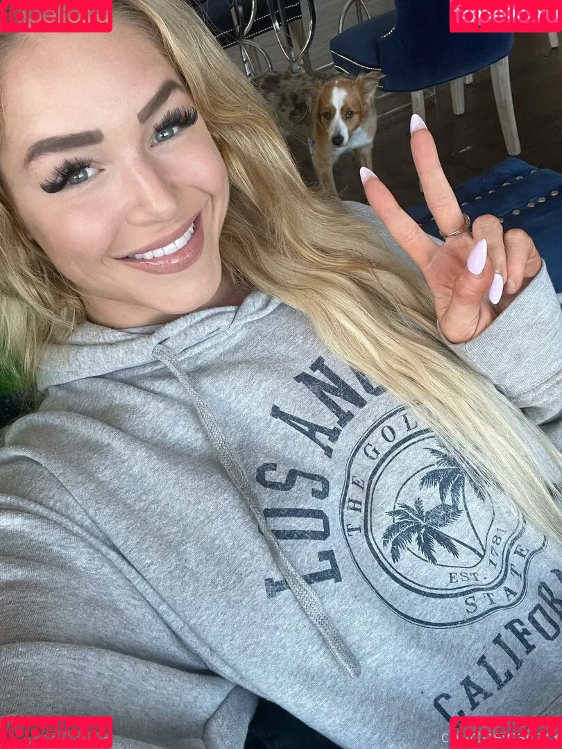 Courtney Taylor Onlyfans Photo Gallery 