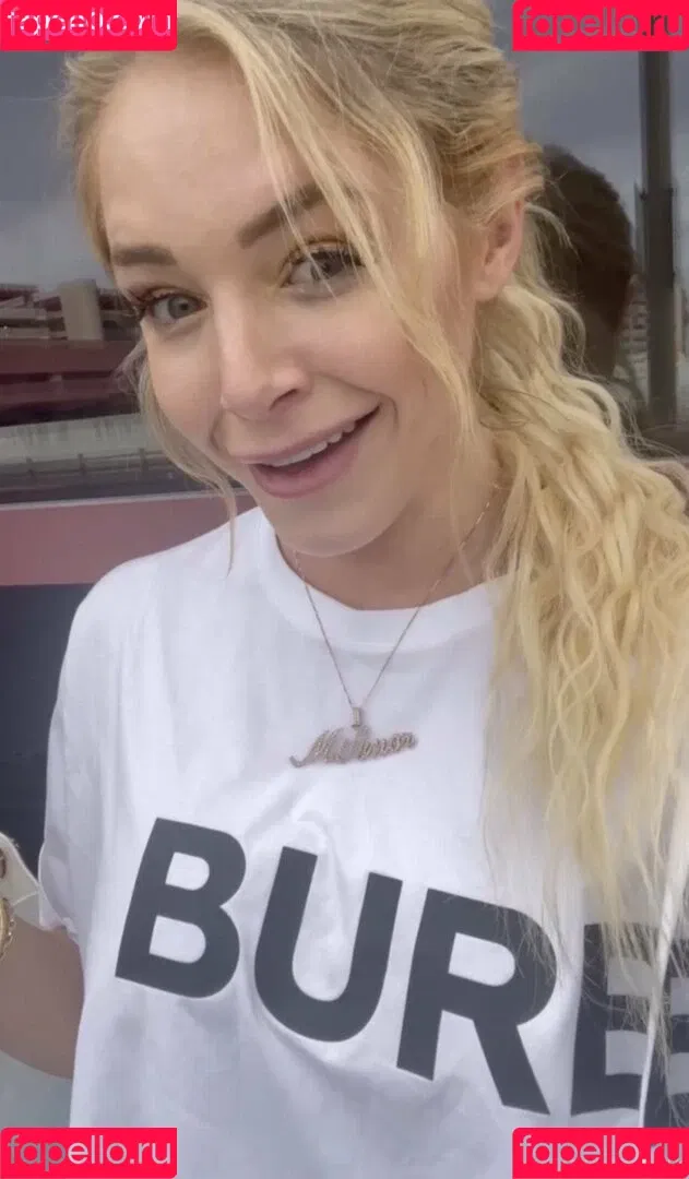 Courtney Taylor Onlyfans Photo Gallery 