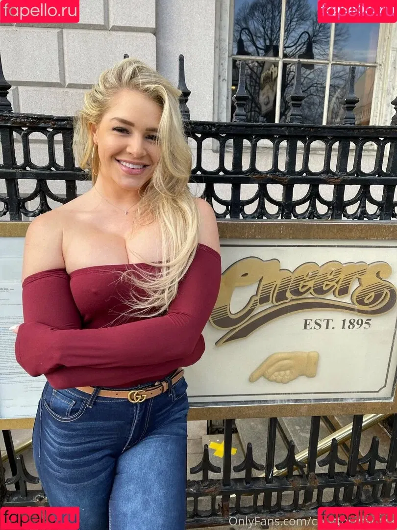 Courtney Taylor Onlyfans Photo Gallery 