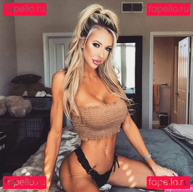 Courtney Taylor Onlyfans Photo Gallery 