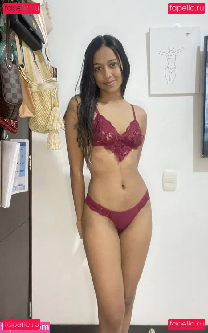 skinnyyceleste Onlyfans Photo Gallery 