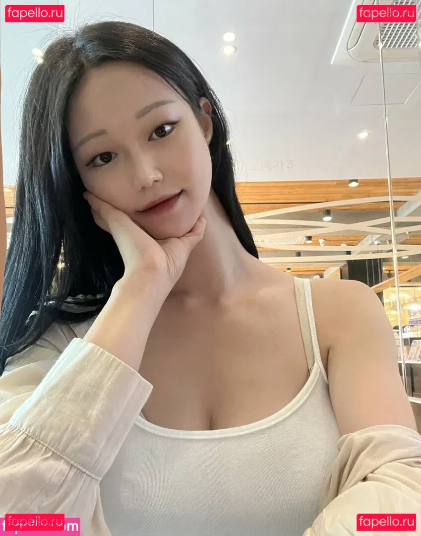 YuYu Onlyfans Photo Gallery 