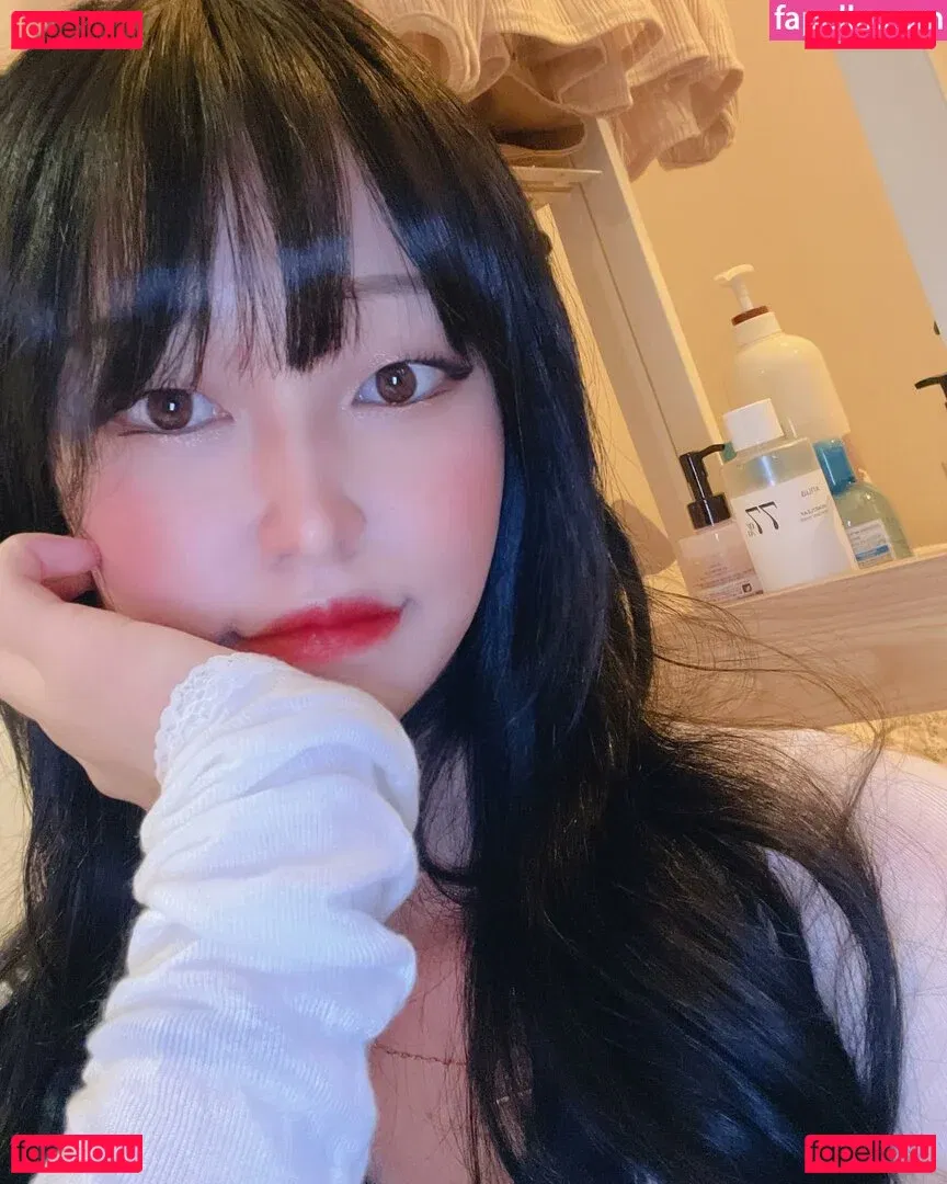 YuYu Onlyfans Photo Gallery 