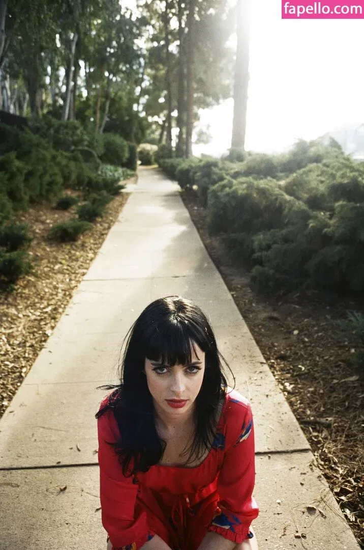 Krysten Ritter Onlyfans Photo Gallery 