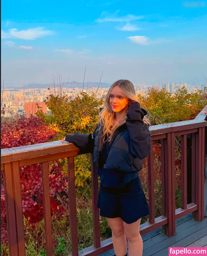 i-sophie Onlyfans Photo Gallery 