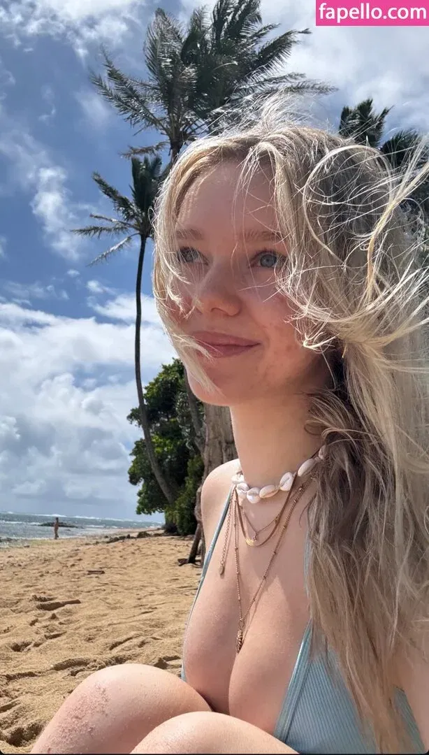 i-sophie Onlyfans Photo Gallery 