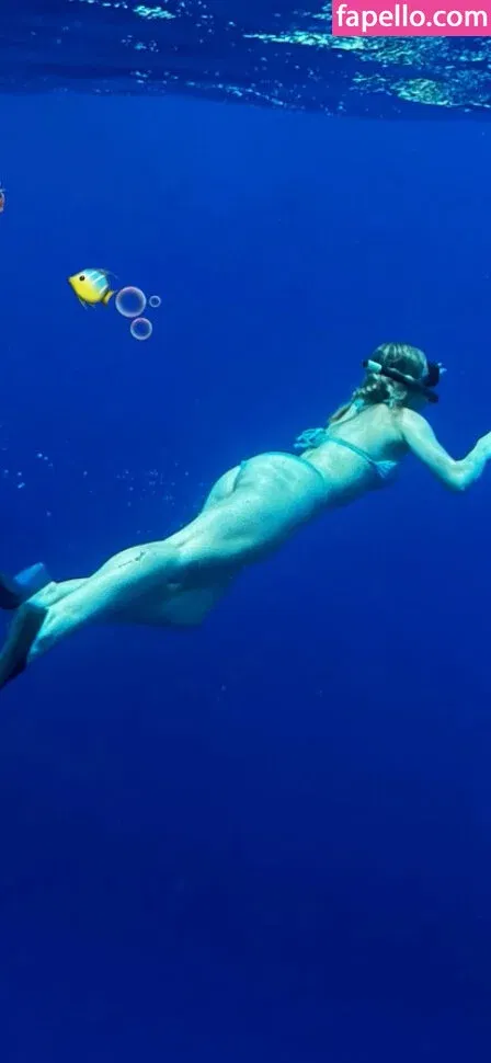 i-sophie Onlyfans Photo Gallery 