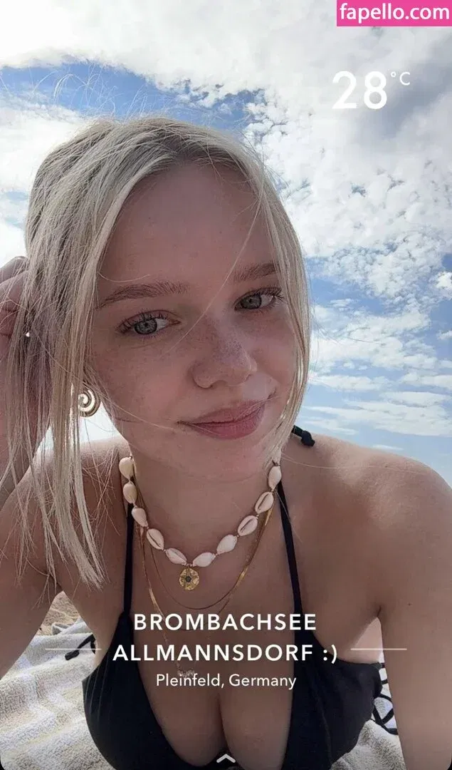 i-sophie Onlyfans Photo Gallery 