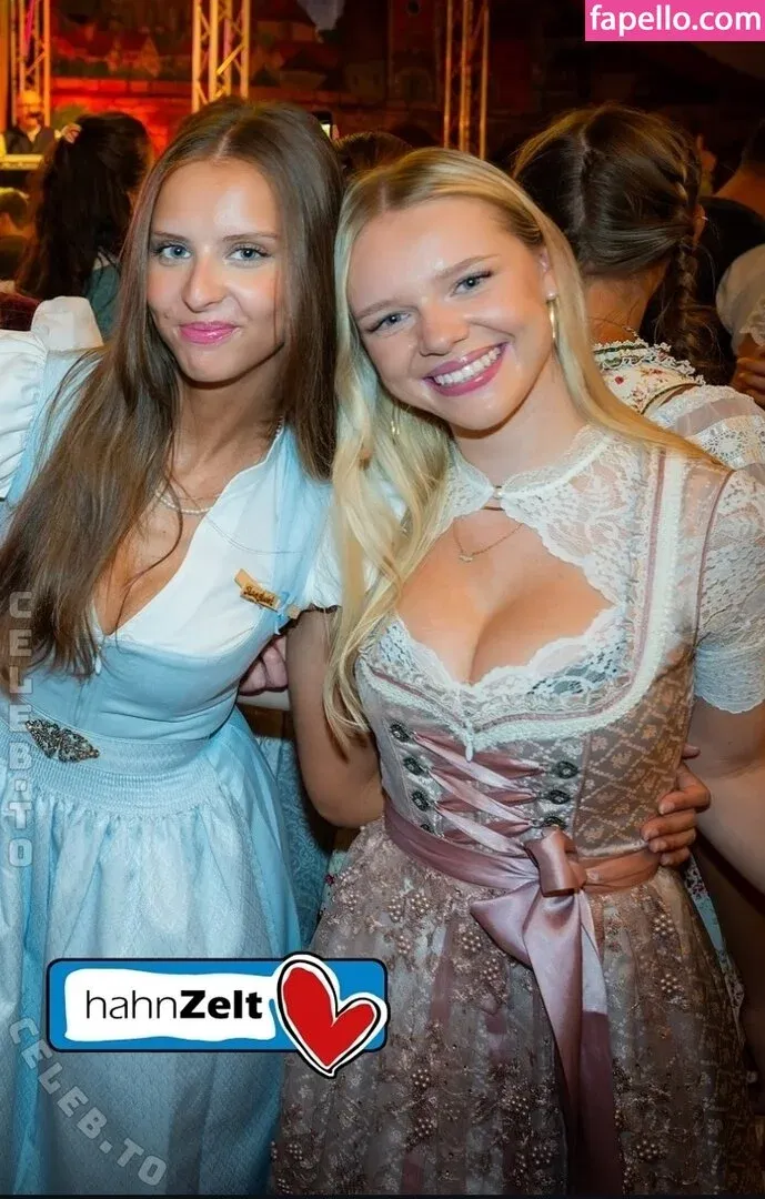 i-sophie Onlyfans Photo Gallery 