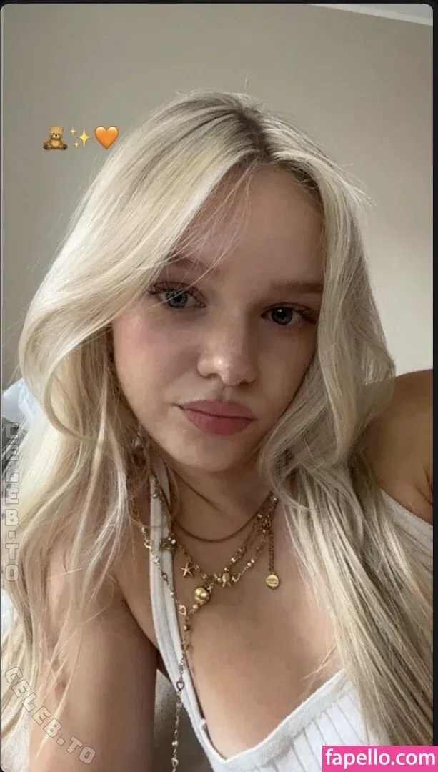 i-sophie Onlyfans Photo Gallery 