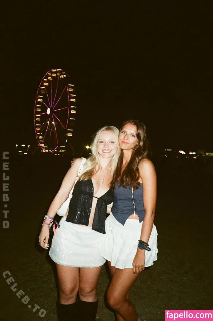 i-sophie Onlyfans Photo Gallery 