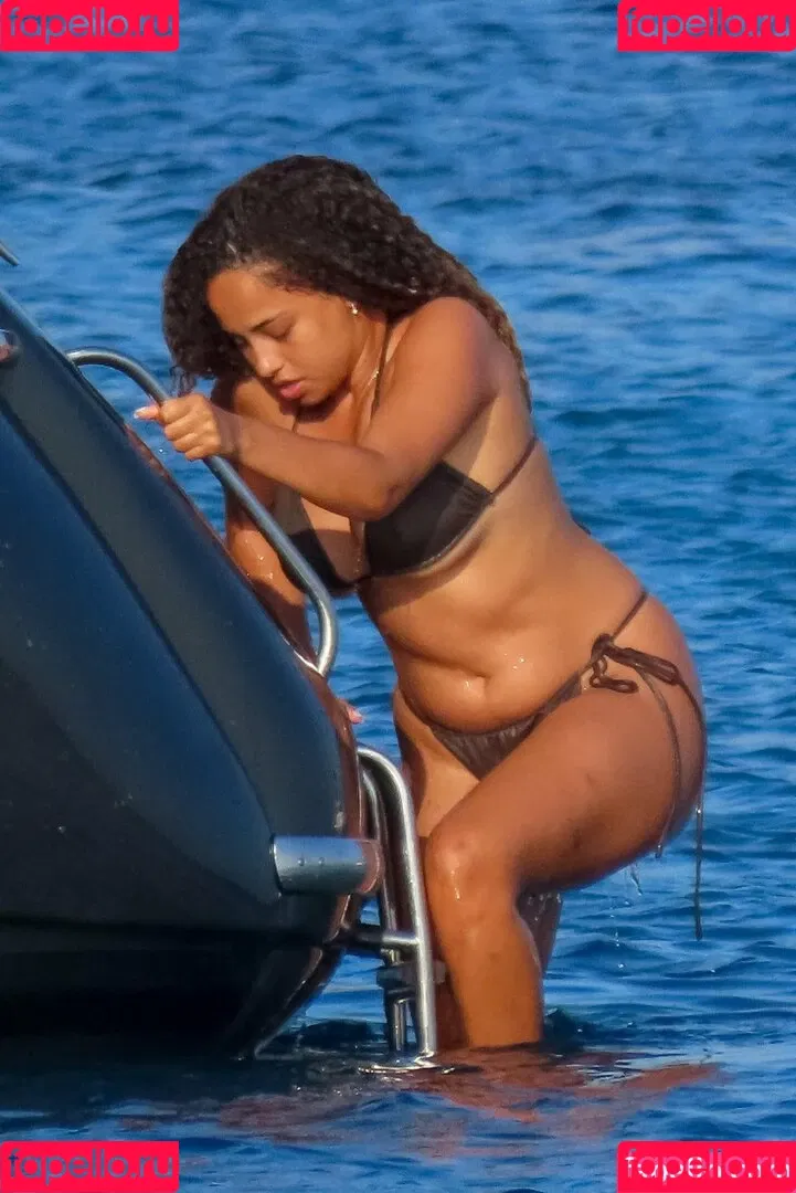 Amber Gill Onlyfans Photo Gallery 