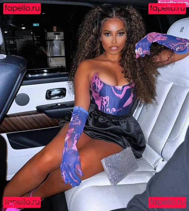Amber Gill Onlyfans Photo Gallery 