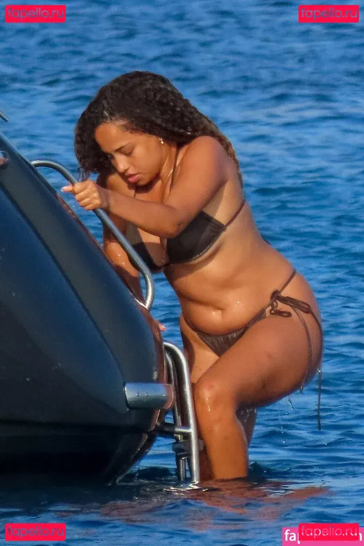 Amber Gill Onlyfans Photo Gallery 