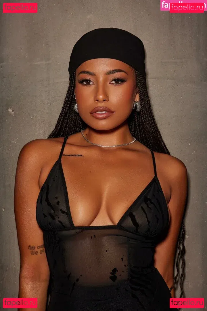 Amber Gill Onlyfans Photo Gallery 