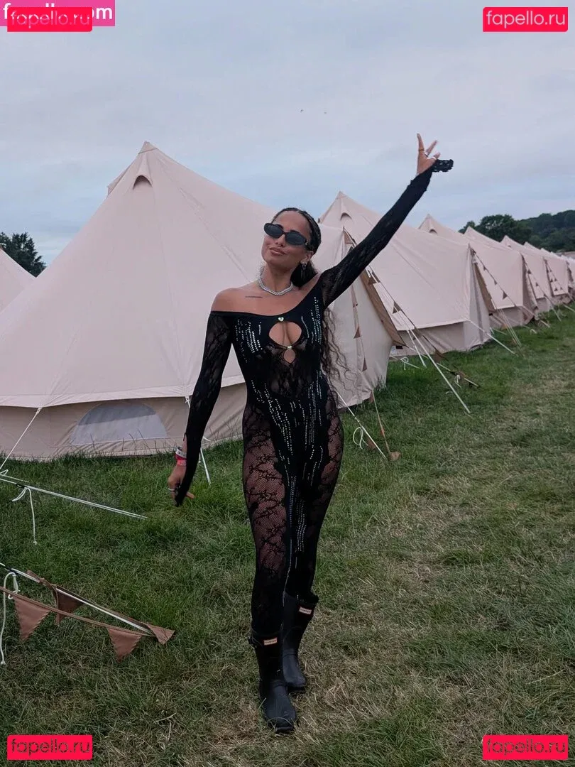 Amber Gill Onlyfans Photo Gallery 