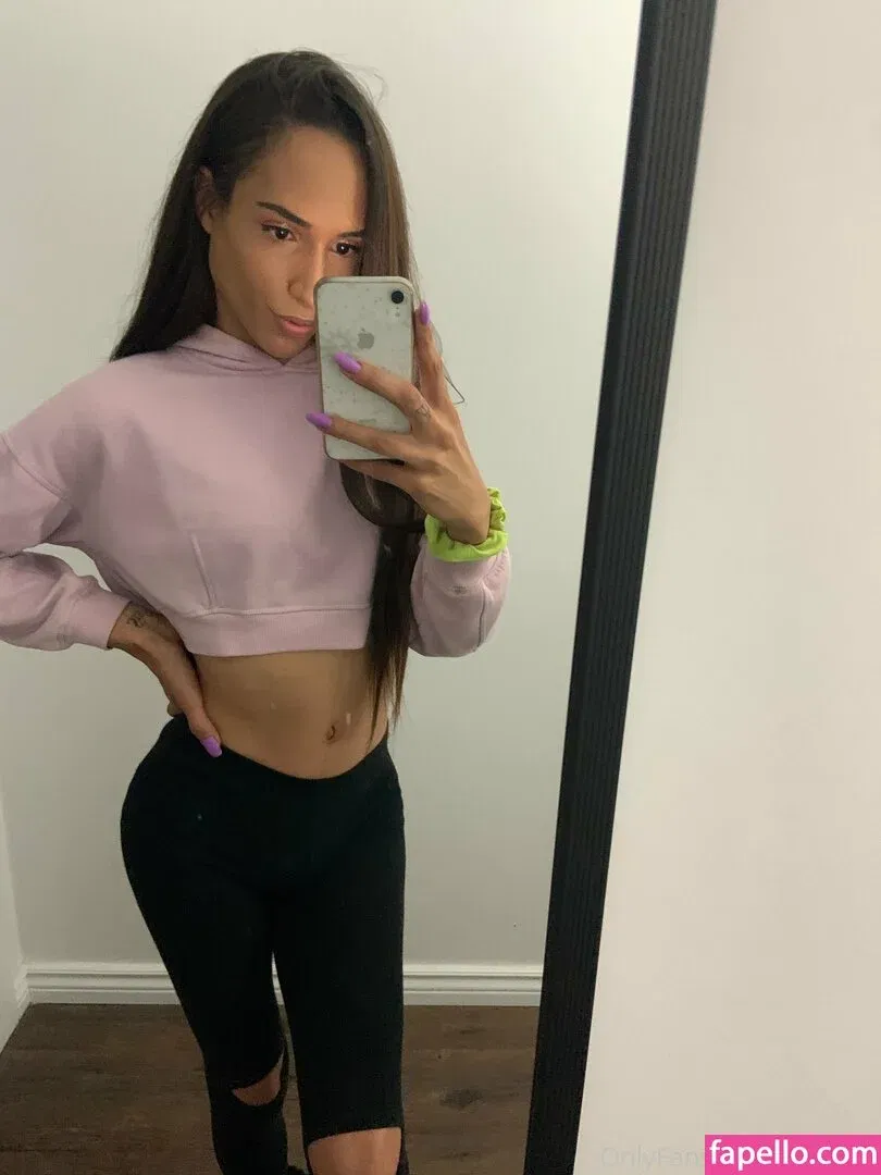 ItsRae69 Onlyfans Photo Gallery 