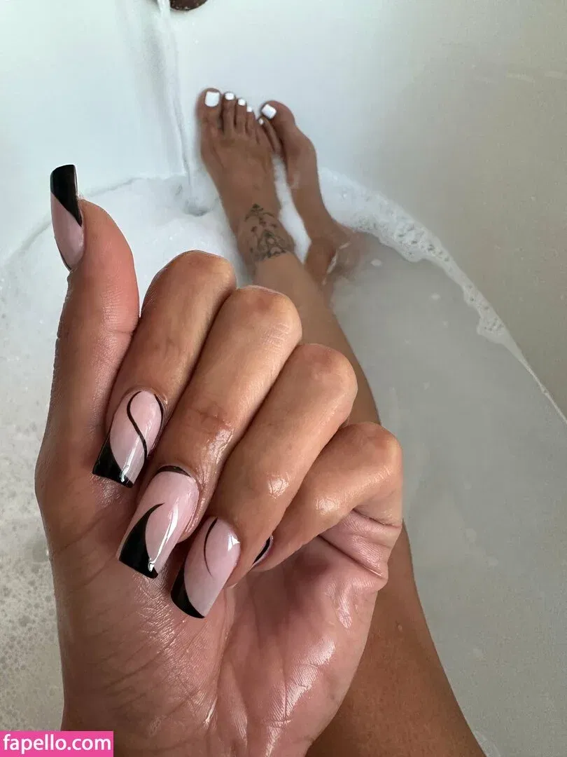 ItsRae69 Onlyfans Photo Gallery 