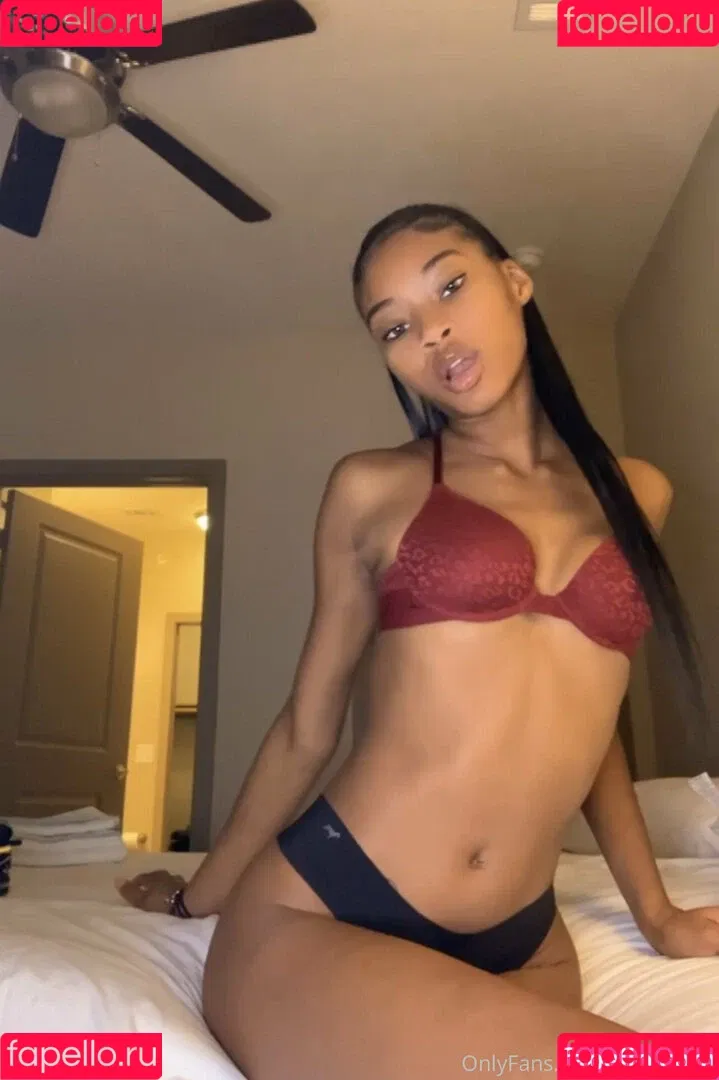 islabizaxxx Onlyfans Photo Gallery 